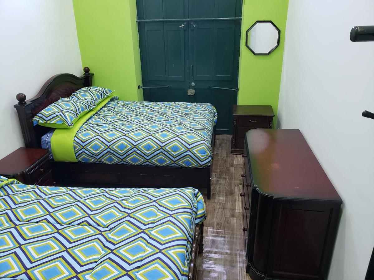 Saint Peter'S Llama Hostal La Paz Buitenkant foto