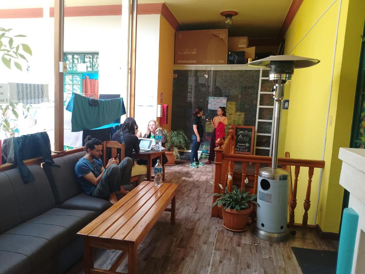 Saint Peter'S Llama Hostal La Paz Buitenkant foto
