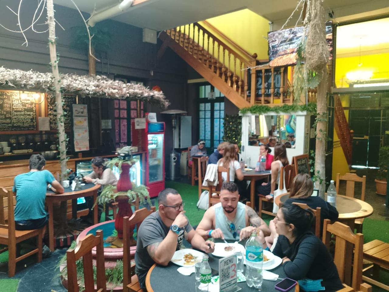 Saint Peter'S Llama Hostal La Paz Buitenkant foto